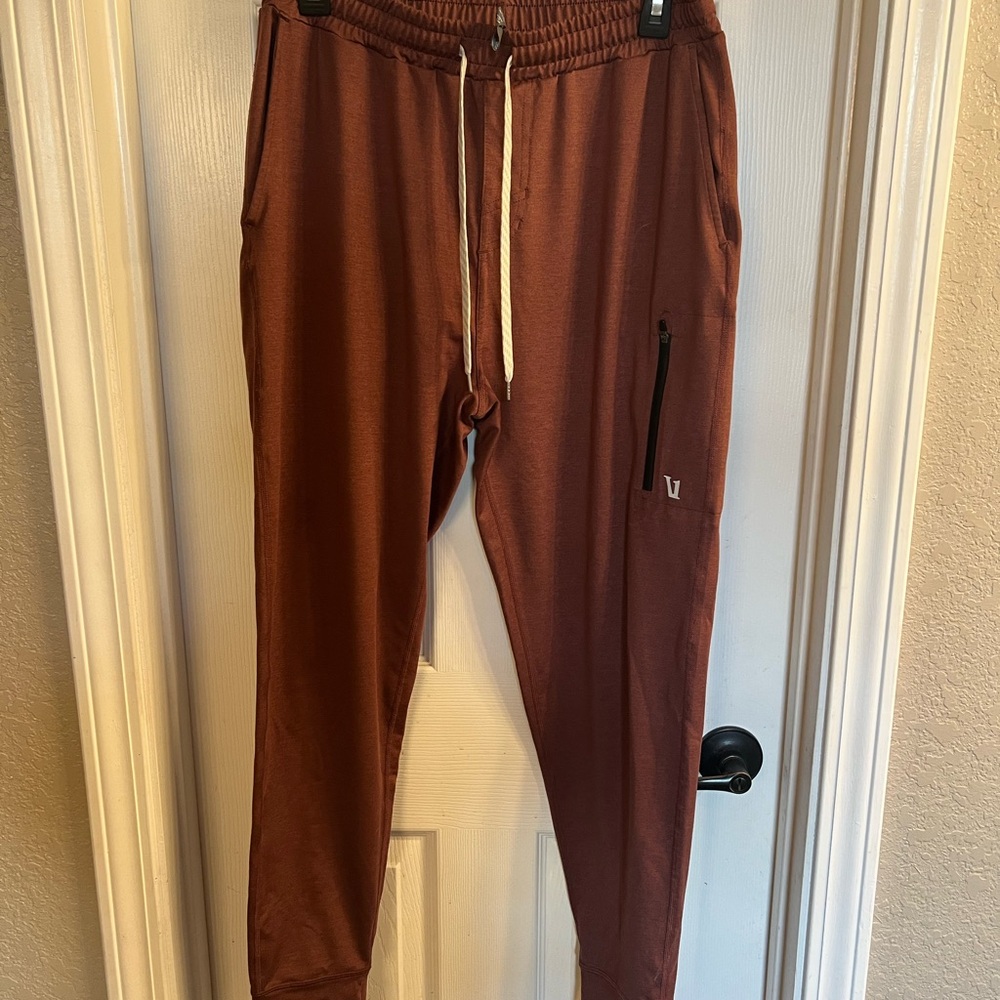 Vuori Brown Sweatpants for Everyday Comfort